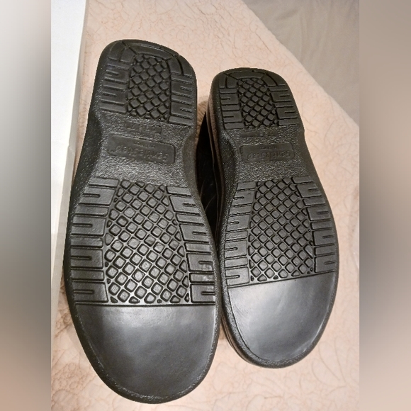 Gentle Step Extra Wide Shoes - Picture 2 of 7